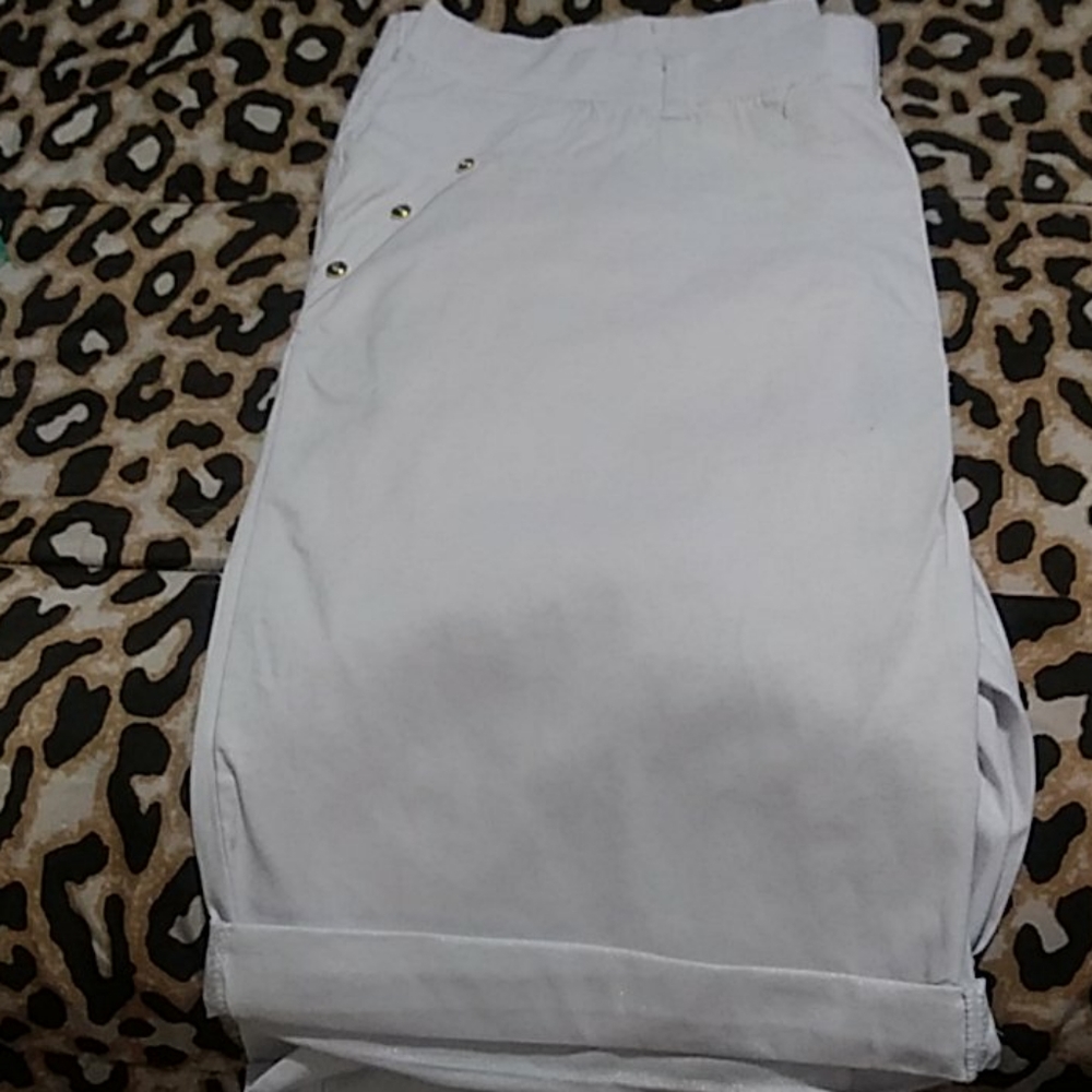 Short pants